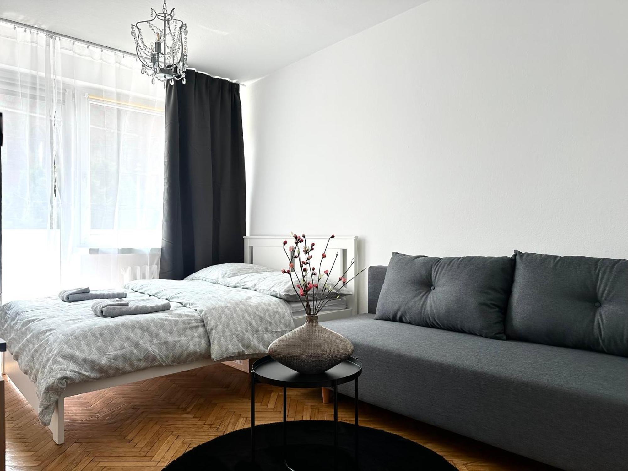 Wita Stwosza Apartment - Self Check-In 20H Вроцлав Екстериор снимка