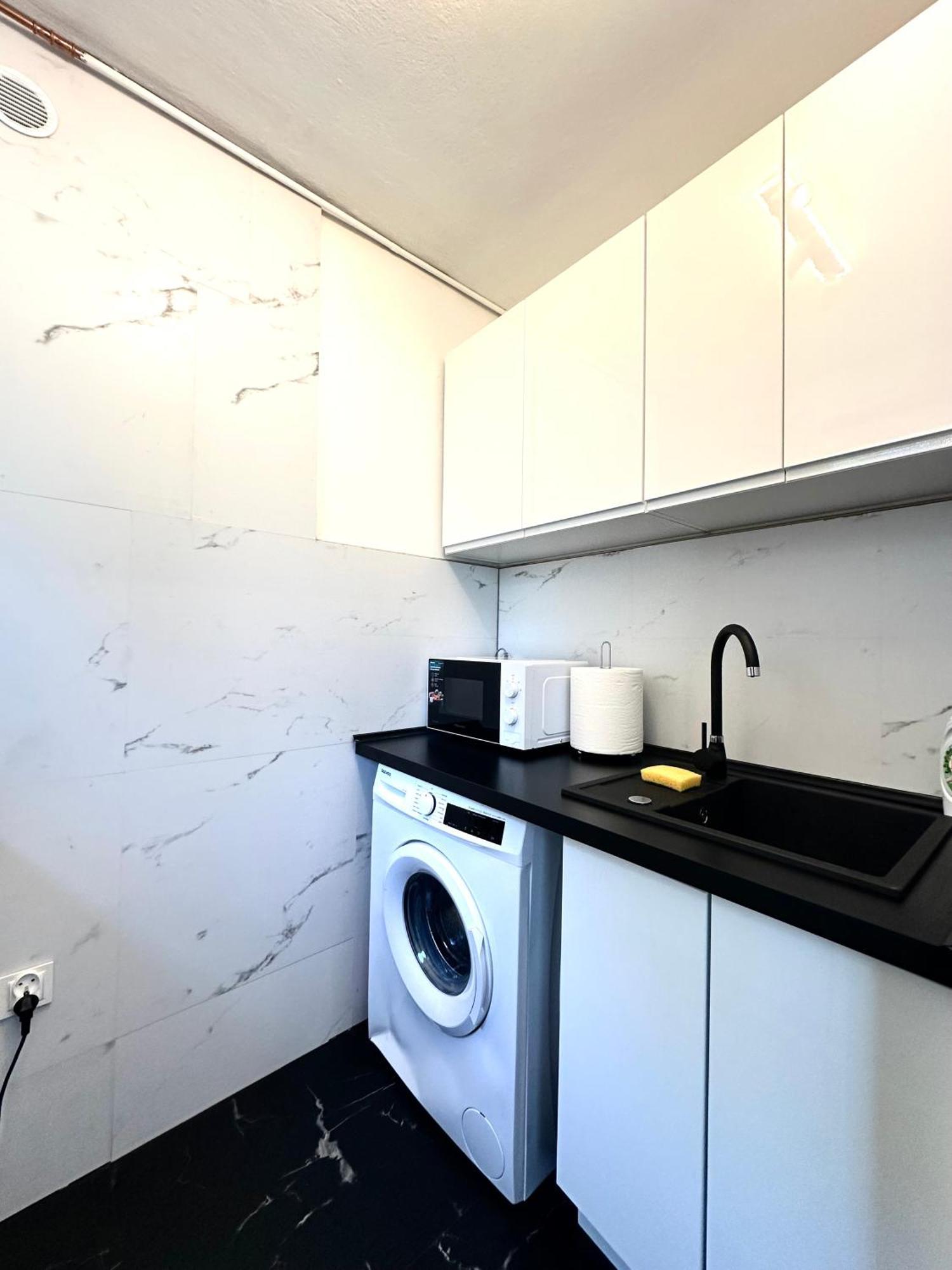 Wita Stwosza Apartment - Self Check-In 20H Вроцлав Екстериор снимка